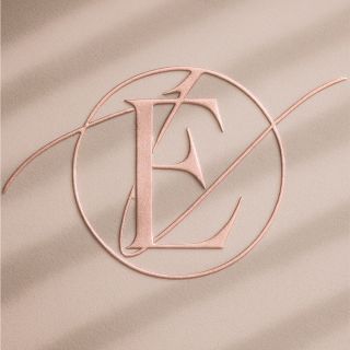 Logo pro kosmetičku, která ví přesně, kam její značka míří = Design, který má hloubku 🙌 ◾◾◾◾ Když jsem před lety začínala...